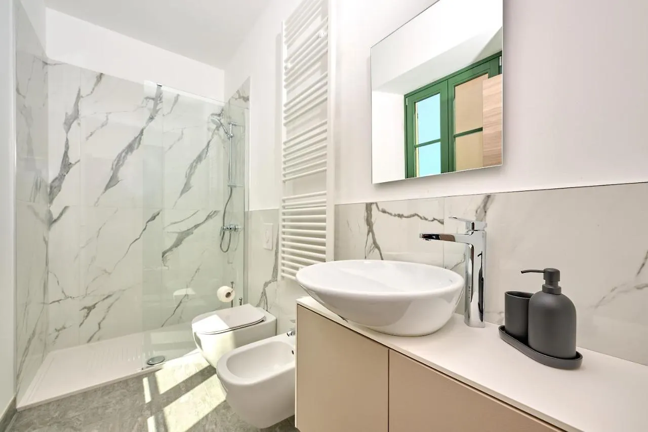 Ca Del Lasco - Modern Apartments In Classic Villa Bellano
