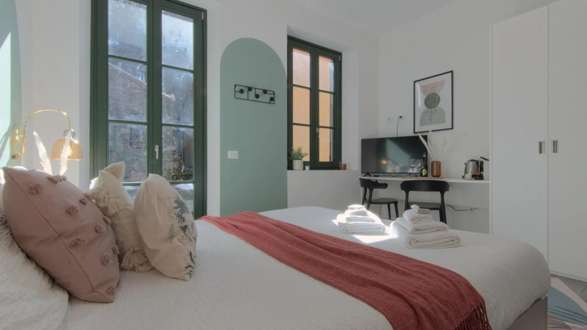 Ca Del Lasco - Modern Apartments In Classic Villa Bellano