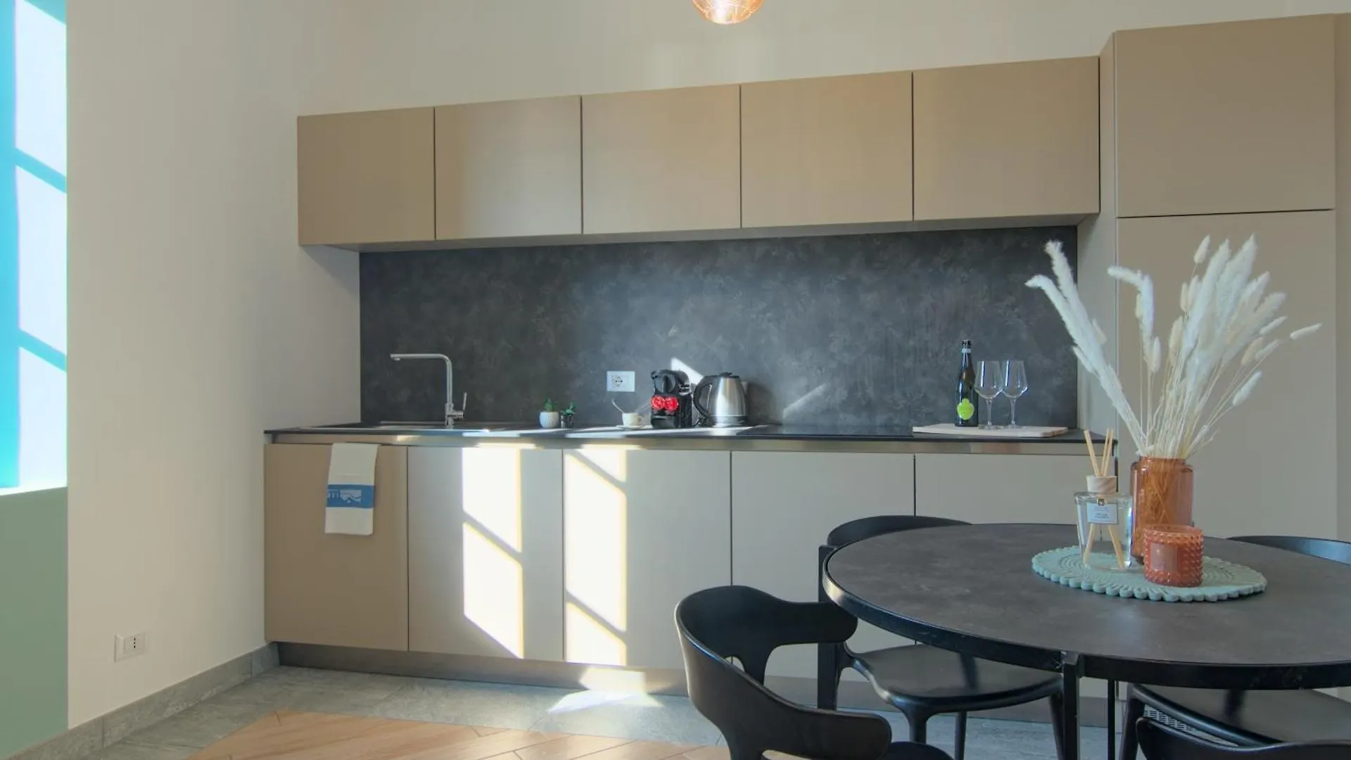 Ca Del Lasco - Modern Apartments In Classic Villa Bellano