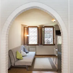 Biennale Garibaldi Apartment Venedig