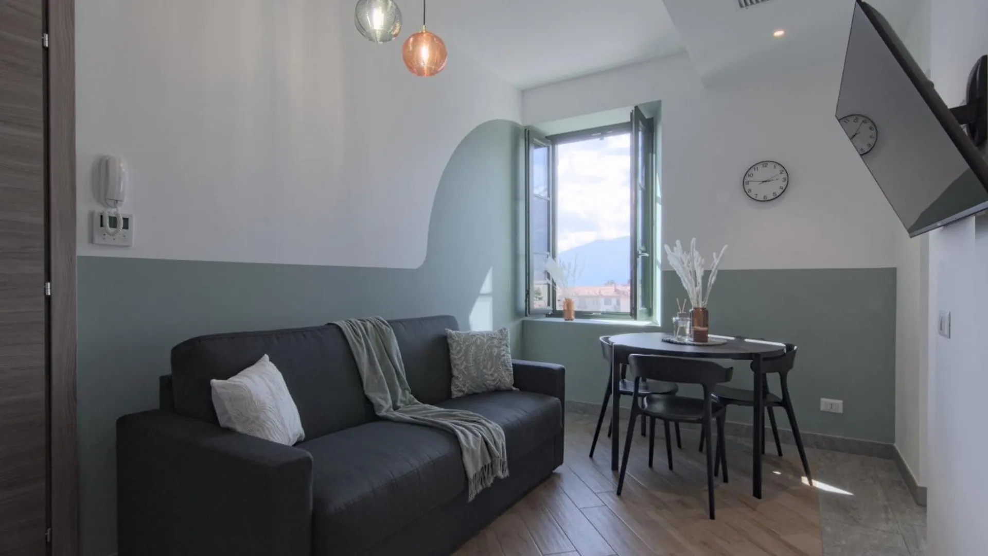 Ca Del Lasco - Modern Apartments In Classic Villa Bellano