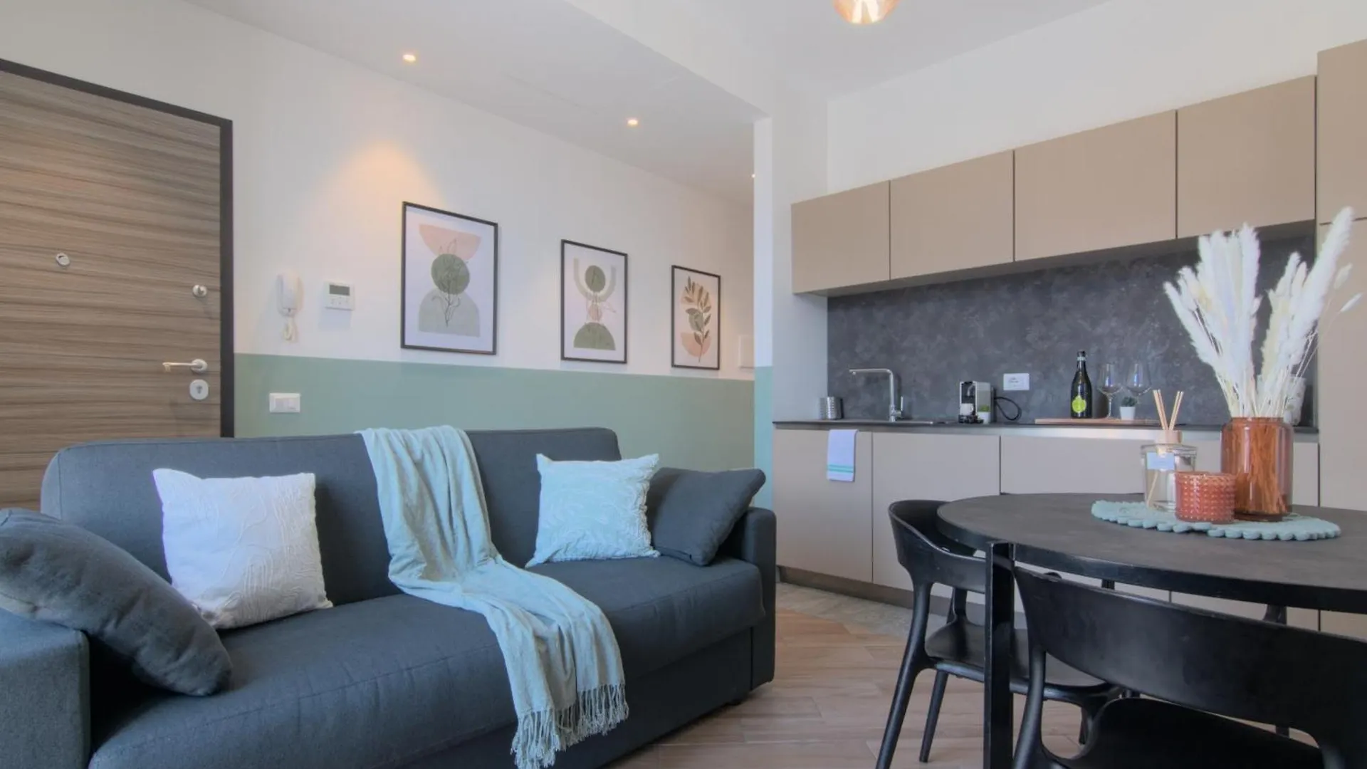 Ca Del Lasco - Modern Apartments In Classic Villa Bellano 0*,  Italia