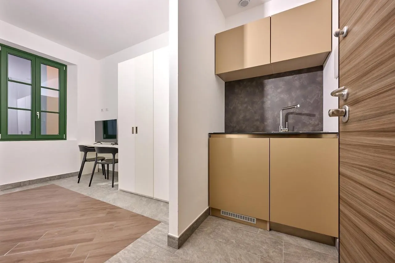 Ca Del Lasco - Modern Apartments In Classic Villa Bellano 0*,